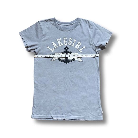 Women’s Lake Girl Appliqué Crew Neck T-Shirt • Small - Picture 5 of 8